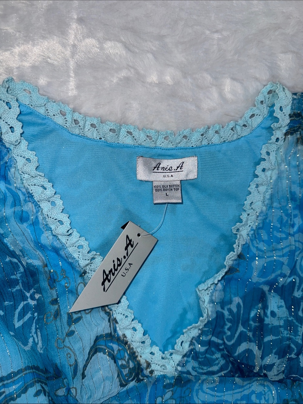 Aris.A NWT 100% Silk Bottom Blue & Turquoise Paisley V-Neck Sheer Blouse - Picture 2 of 10